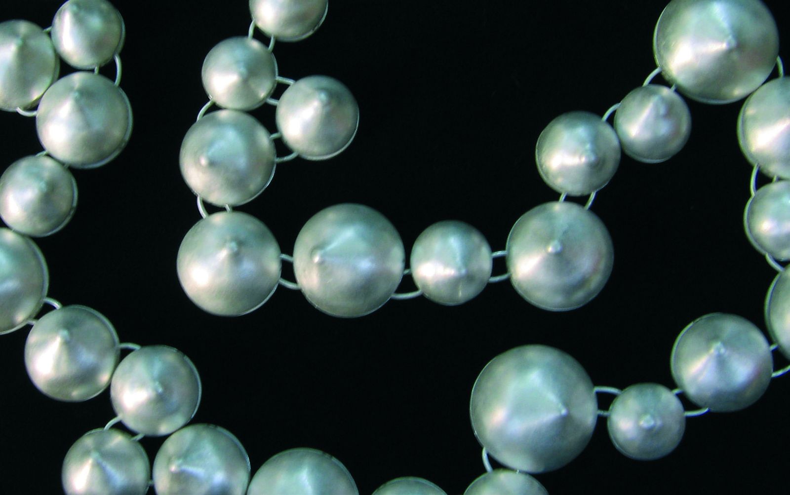 Collier — Cellule, vue 1